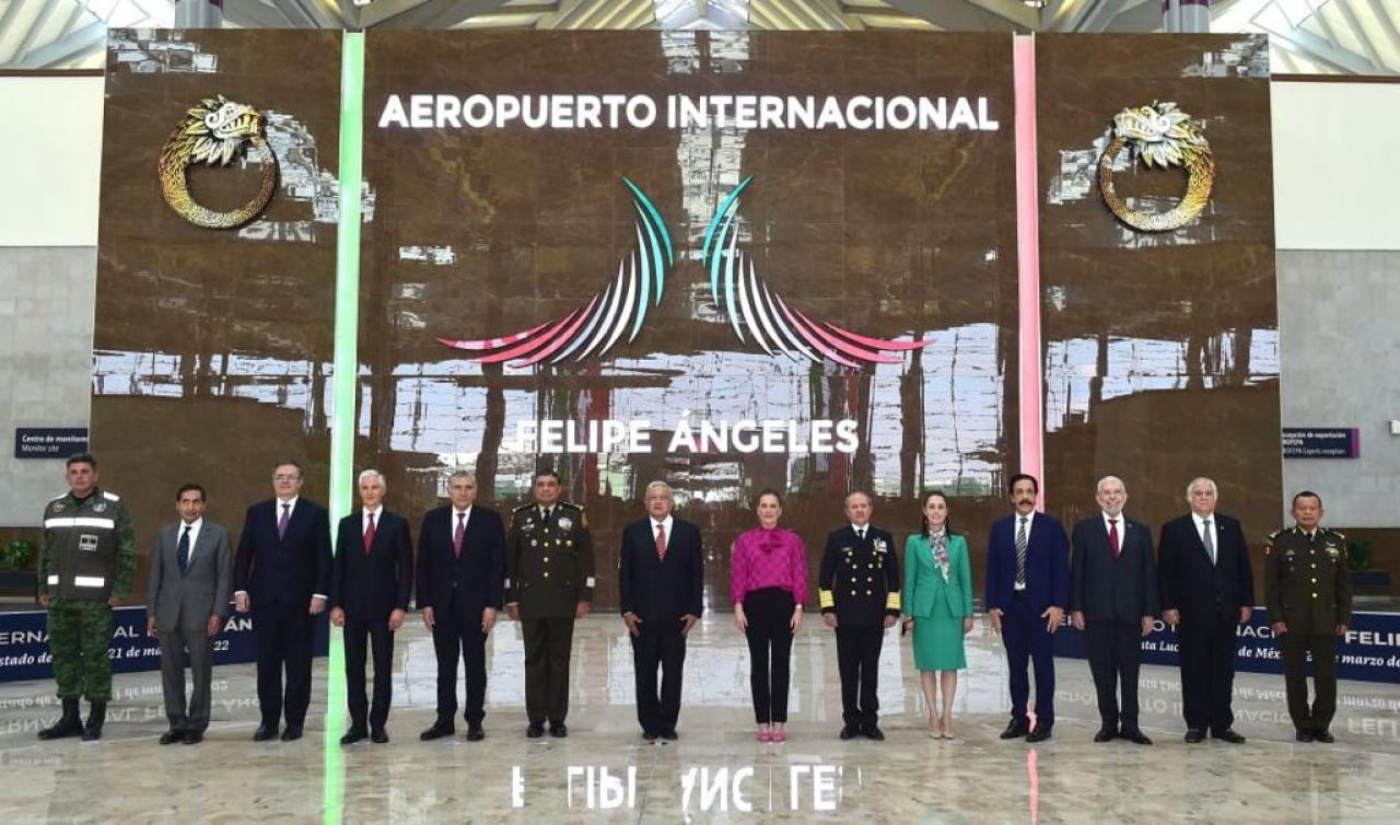 The inauguration of mexican goverment about new aiport in Santa Lucia